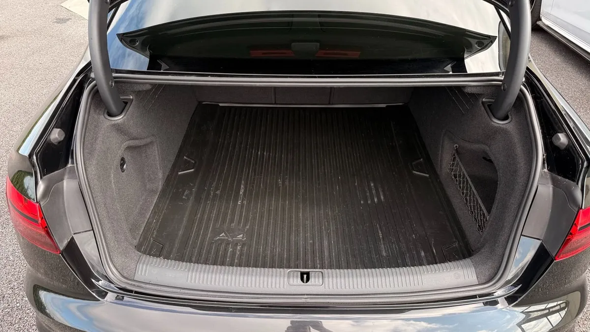 2020 Audi A4 S-Line Black Edition 2.0 TDI35 Diesel - Image 6