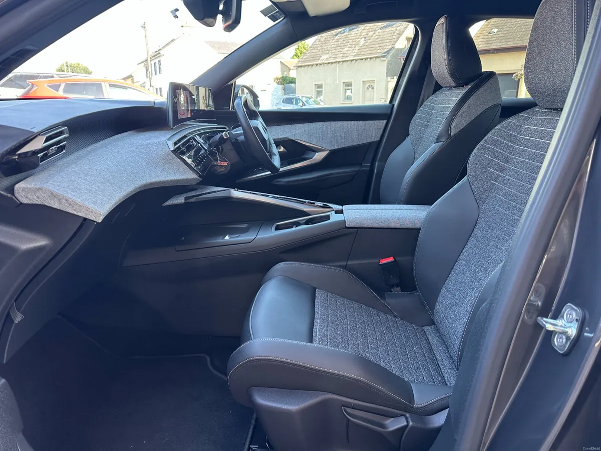 Peugeot 3008 1.2 Hybrid 145bhp eDCS6 Allure - Image 4