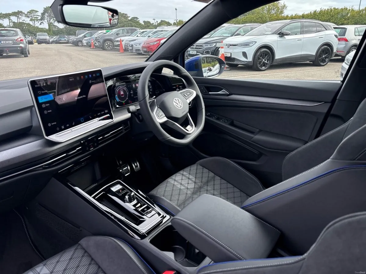 Volkswagen Golf RL 2.0TDI 150HP DSG - Image 2