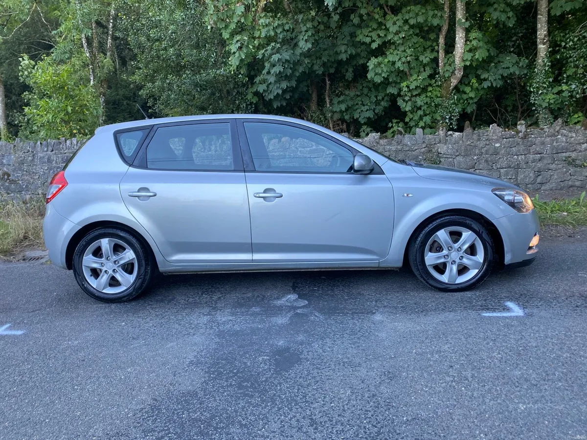 KIA CEED MINT BEAUTIFUL CAR NCT 27 CURRENT TAX - Image 2