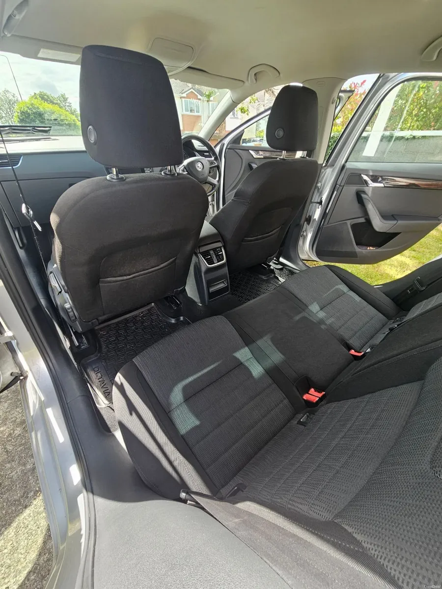 Skoda Octavia 2013 - Image 2
