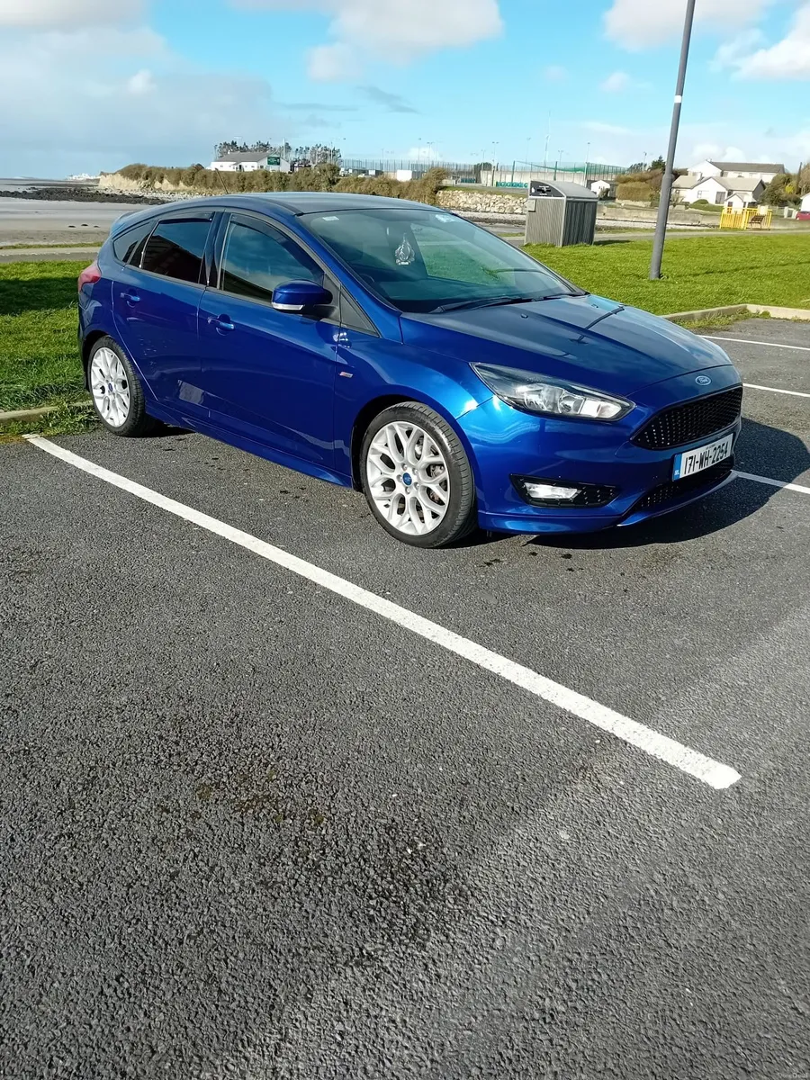 Ford Focus 2017 - Image 2