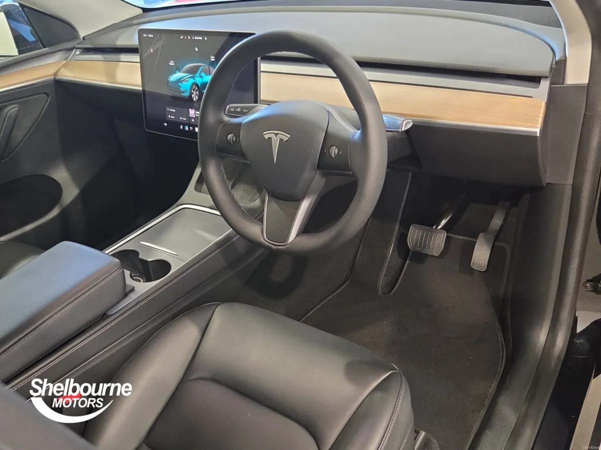Tesla Model Y LONG RANGE - Image 4