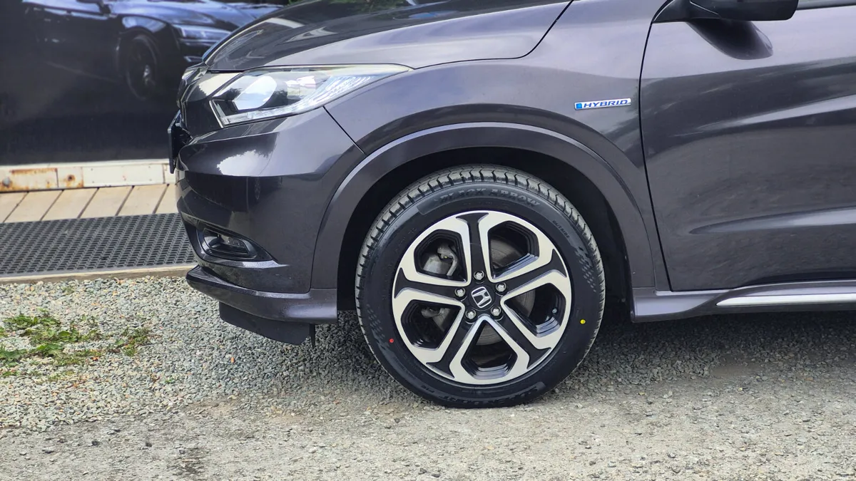 Honda Vezel 1.5 Hybrid Automatic 2017 - Image 5