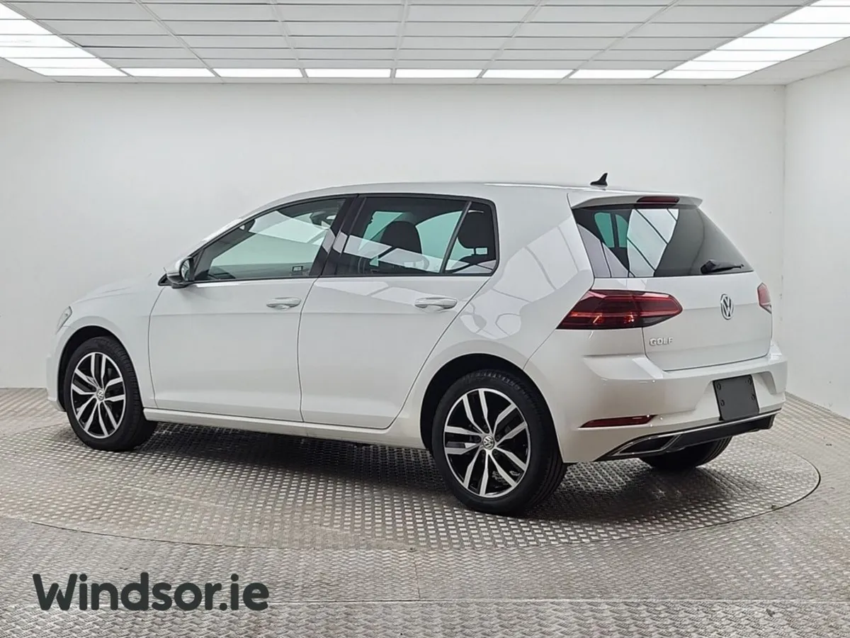 Volkswagen Golf TSI Highline Tech**high spec|** - Image 2