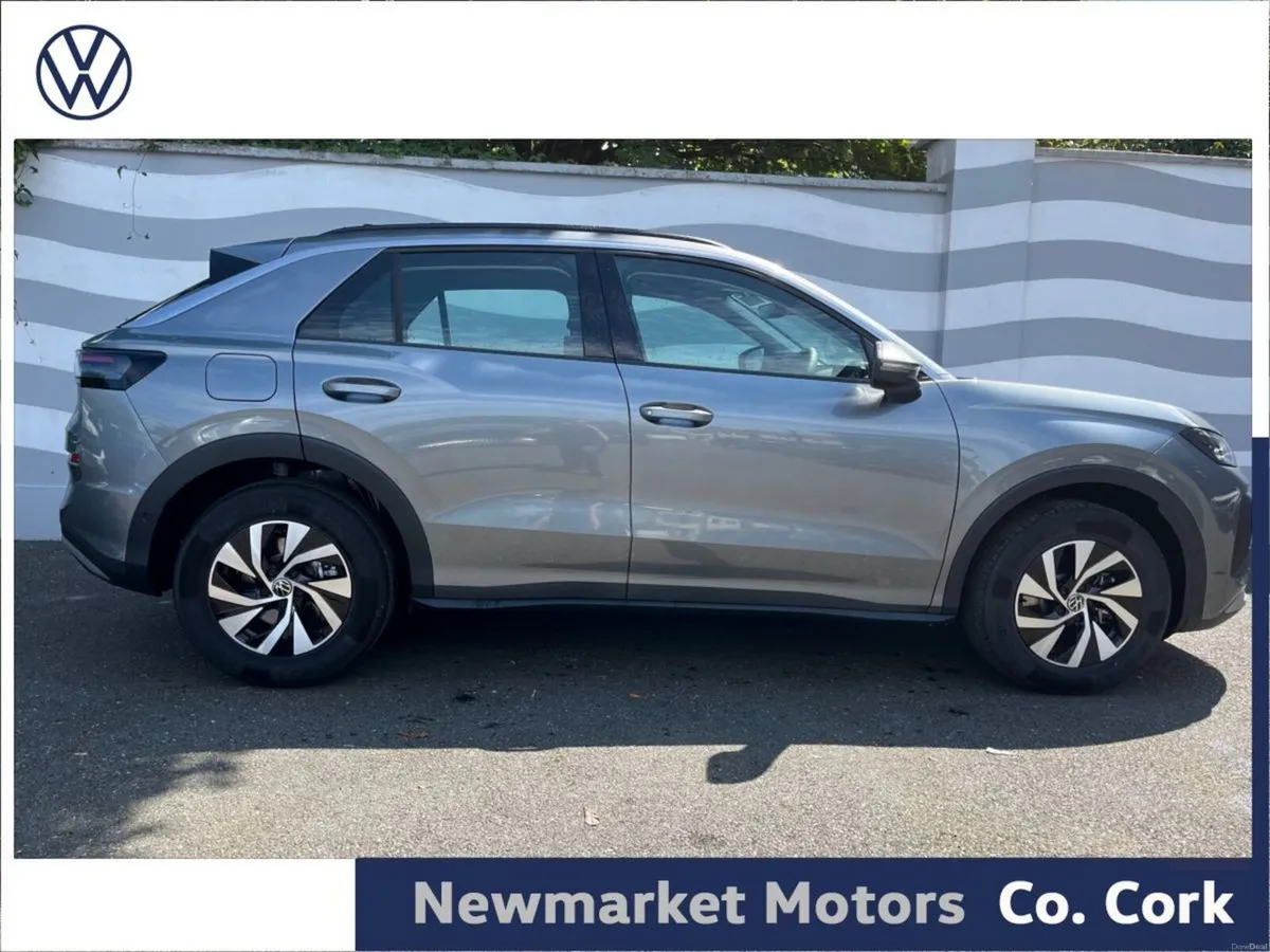 Volkswagen T-Roc LIFE 1.5TSI 116BHP AUTOMATIC MHEV - Image 5