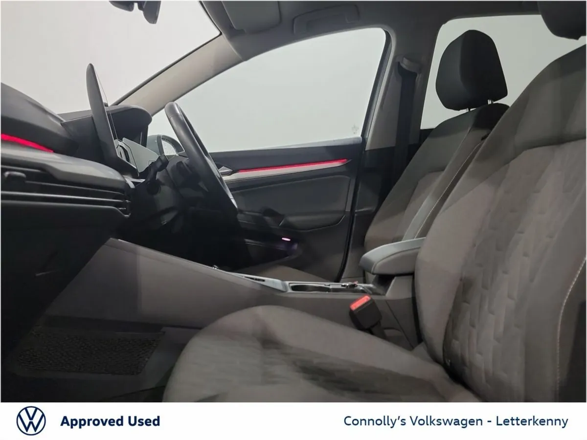 Volkswagen Golf EDT75 PHEV 204HP *100KM Range Elec - Image 4