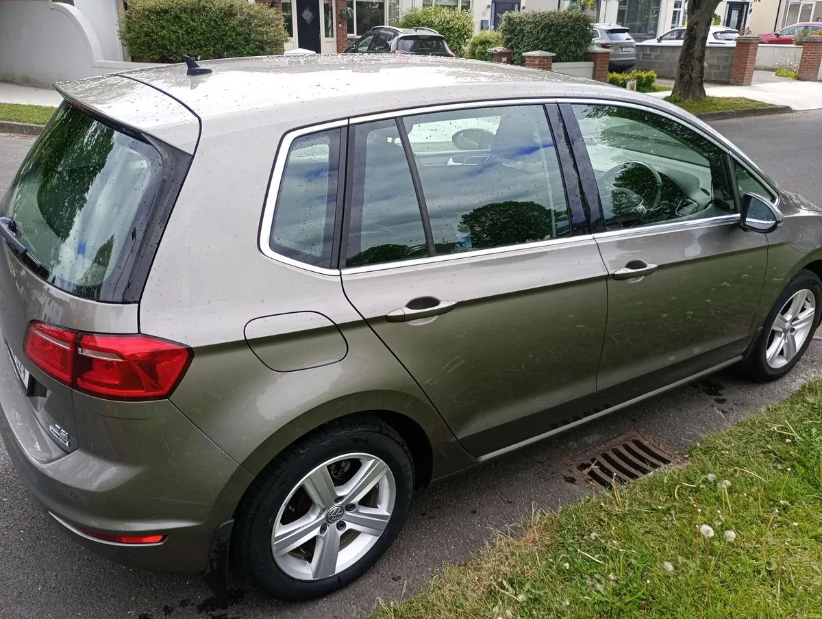 Volkswagen Golf SV High Line 2016 - Image 2