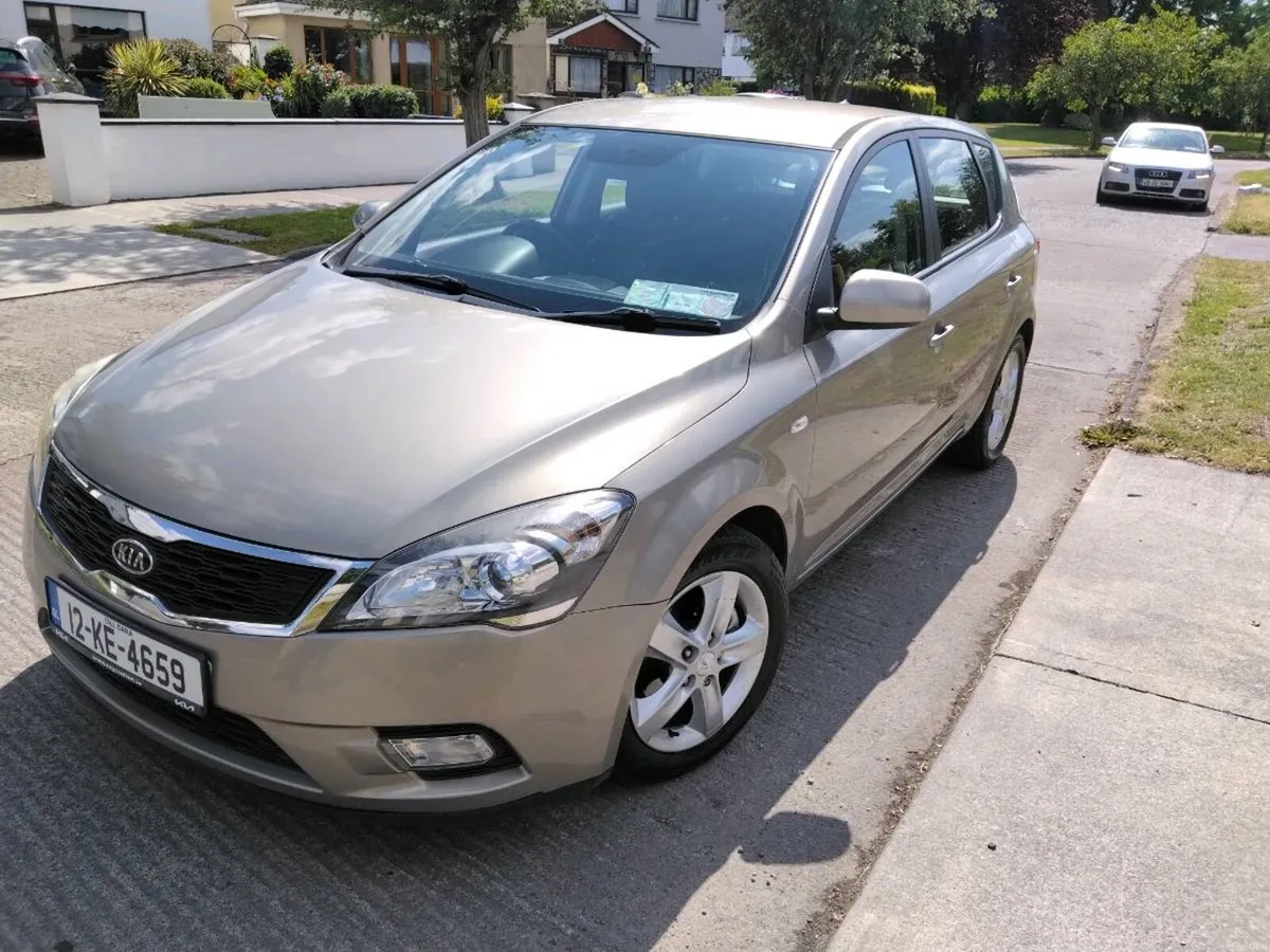 Kia Ceed 1.6 Petrol
Automatic Gearbox 
Nct 07/2027 - Image 2