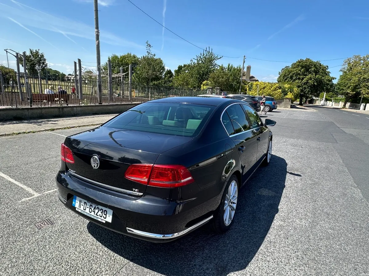 Volkswagen Passat 2011 - Image 1