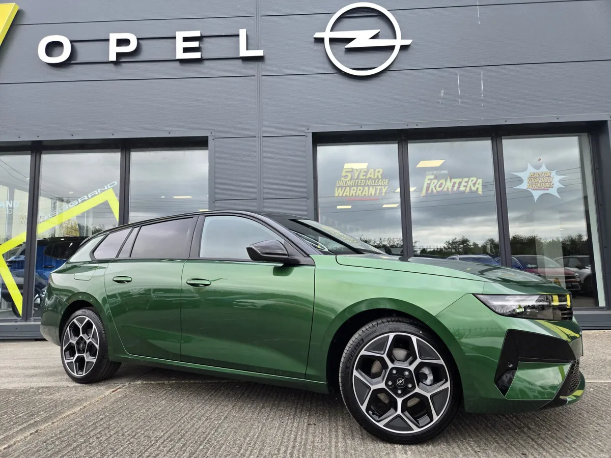 Opel Astra Tourer Klover Green GS Hybrid - Image 3
