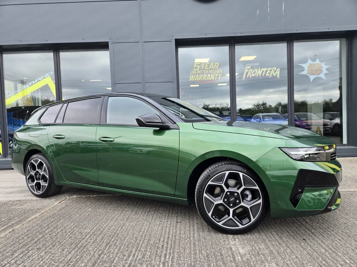 Opel Astra Tourer Klover Green GS Hybrid - Image 6