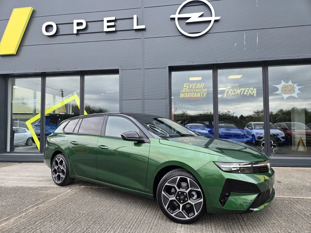 Opel Astra Tourer Klover Green GS Hybrid - Image 5