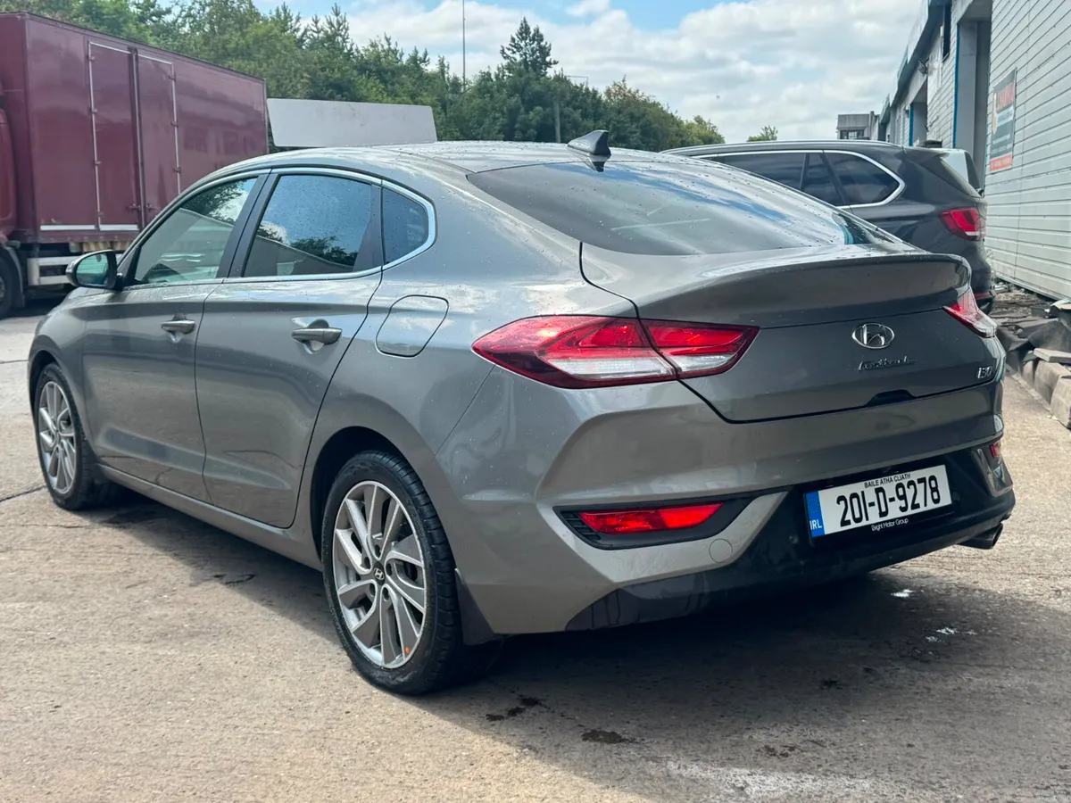 Hyundai i30 Fastback 2020 - Image 3
