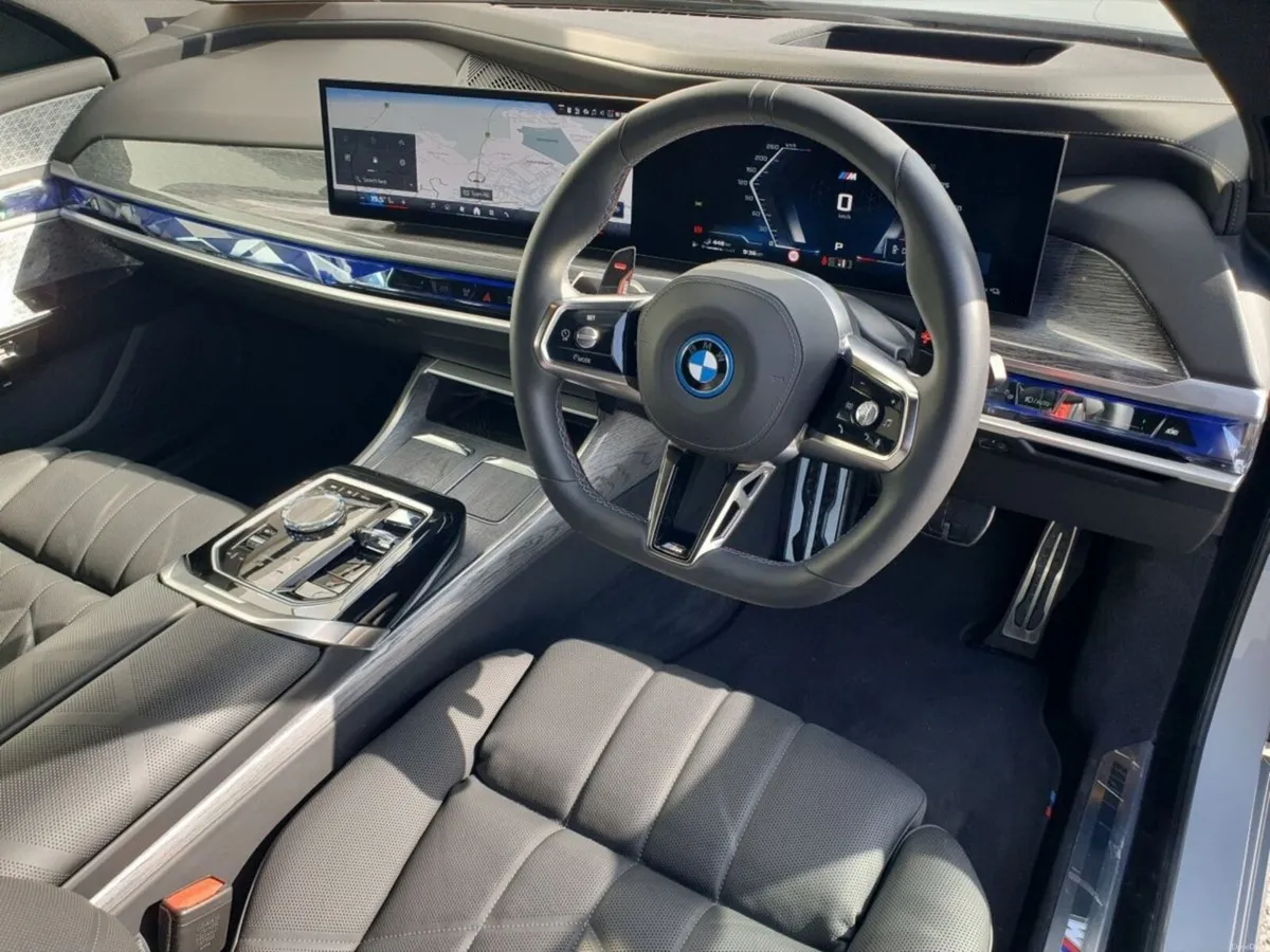 BMW 7-Series M760e xDrive - Image 6