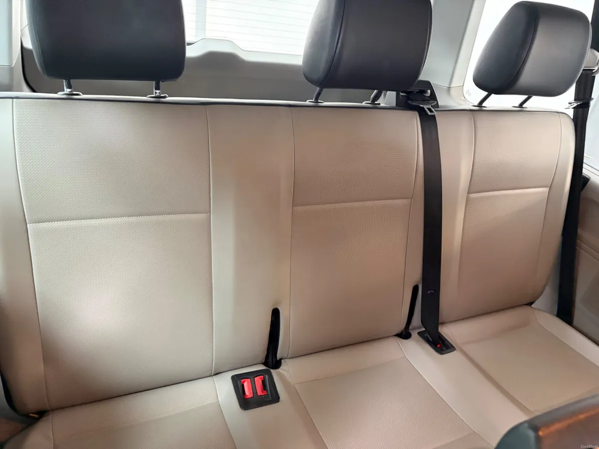 Volkswagen Kombi 2017 9 SEATER AUTOMATIC - Image 6