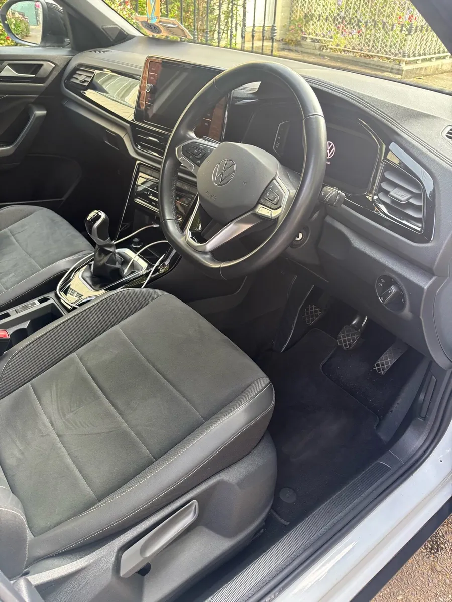 Volkswagen T-Roc 2024 - Image 3