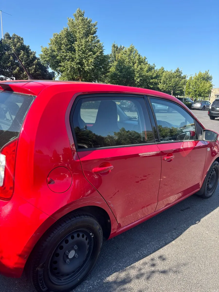 1L red Skoda - Image 3