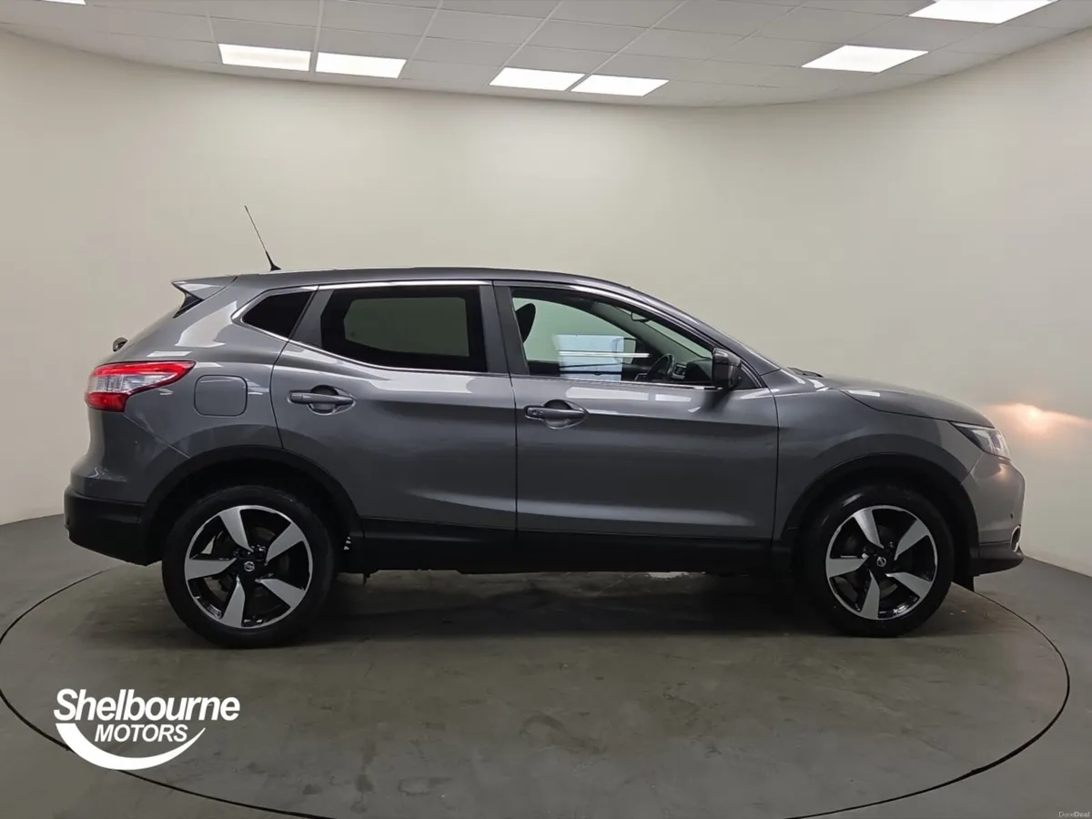Nissan Qashqai Hatchback N-Connecta - Image 3