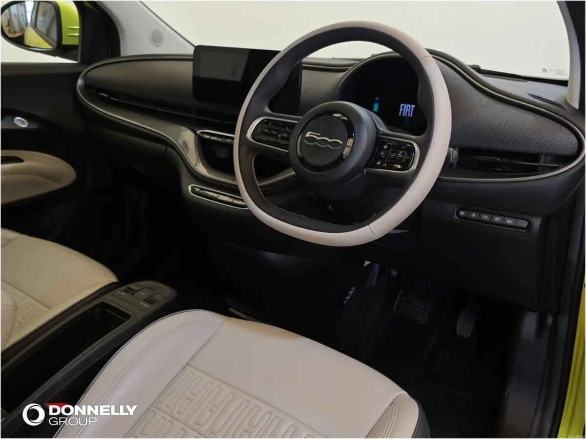 Fiat 500 Electric Hatchback - Image 4