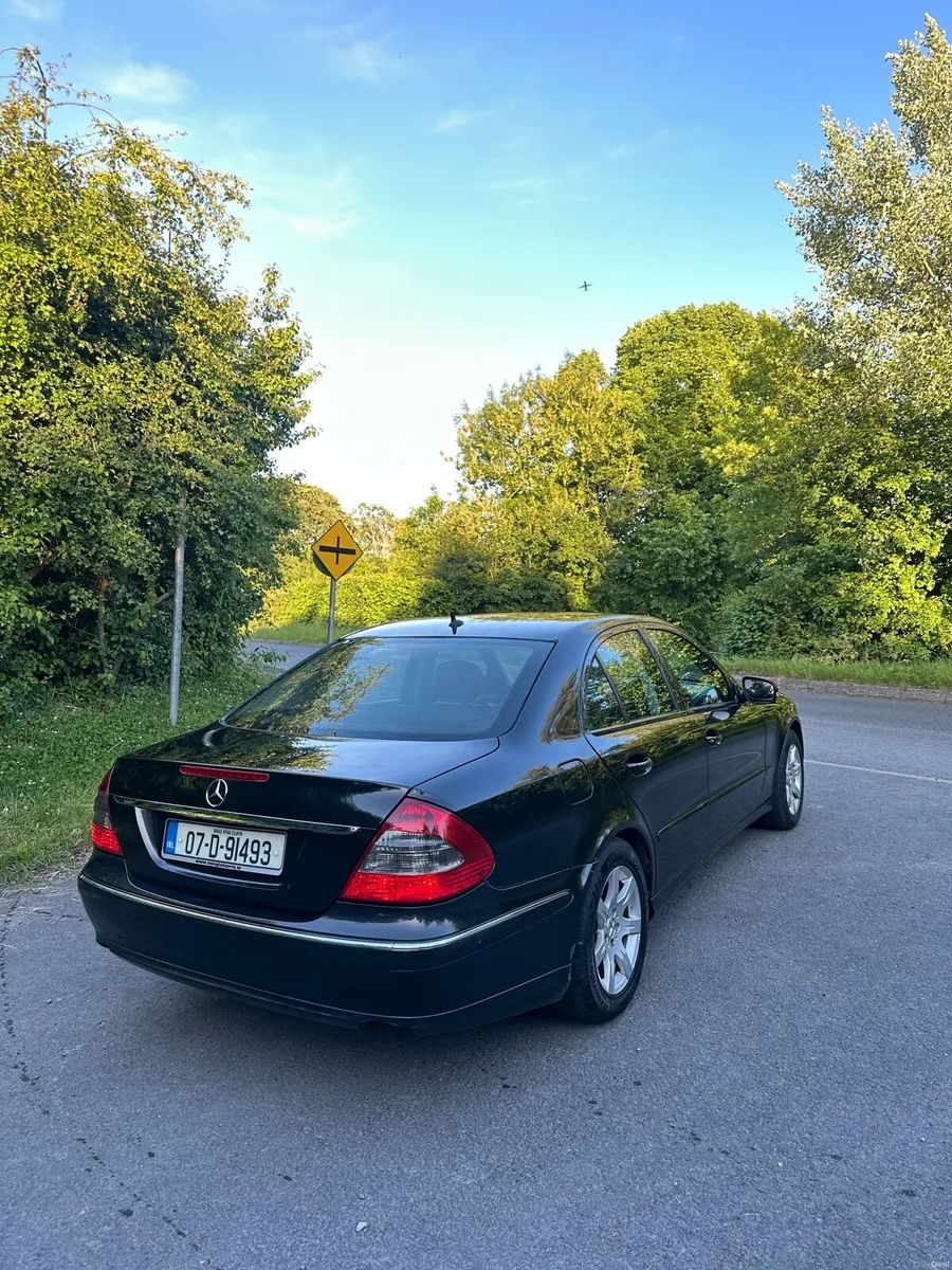 Mercedes e220 - Image 3