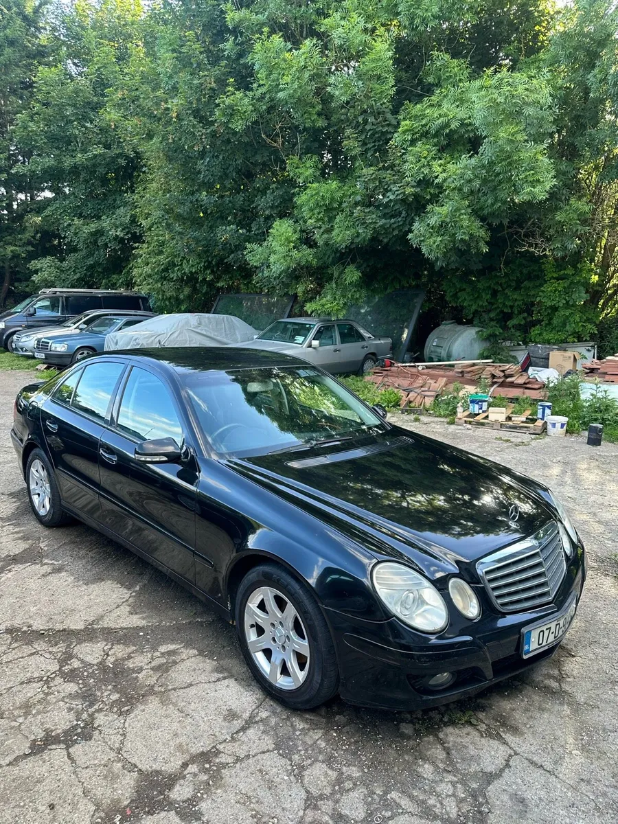 Mercedes - Image 2
