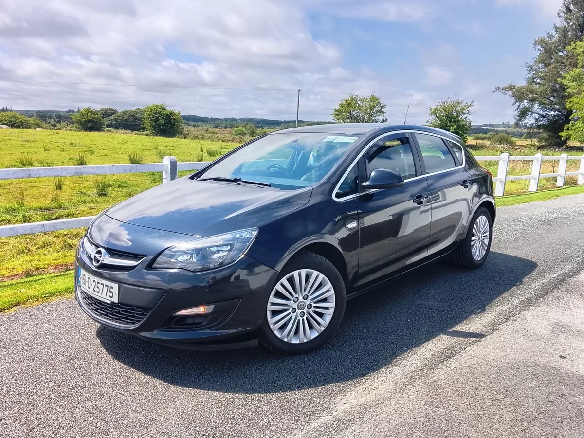 2015 Opel Astra, Diesel, NCT 07-2027, Low km's. - Image 1