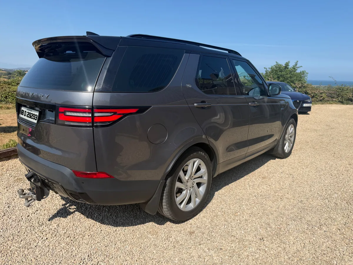 Land Rover Discovery SD3.0 7 Seater HSE - Image 4
