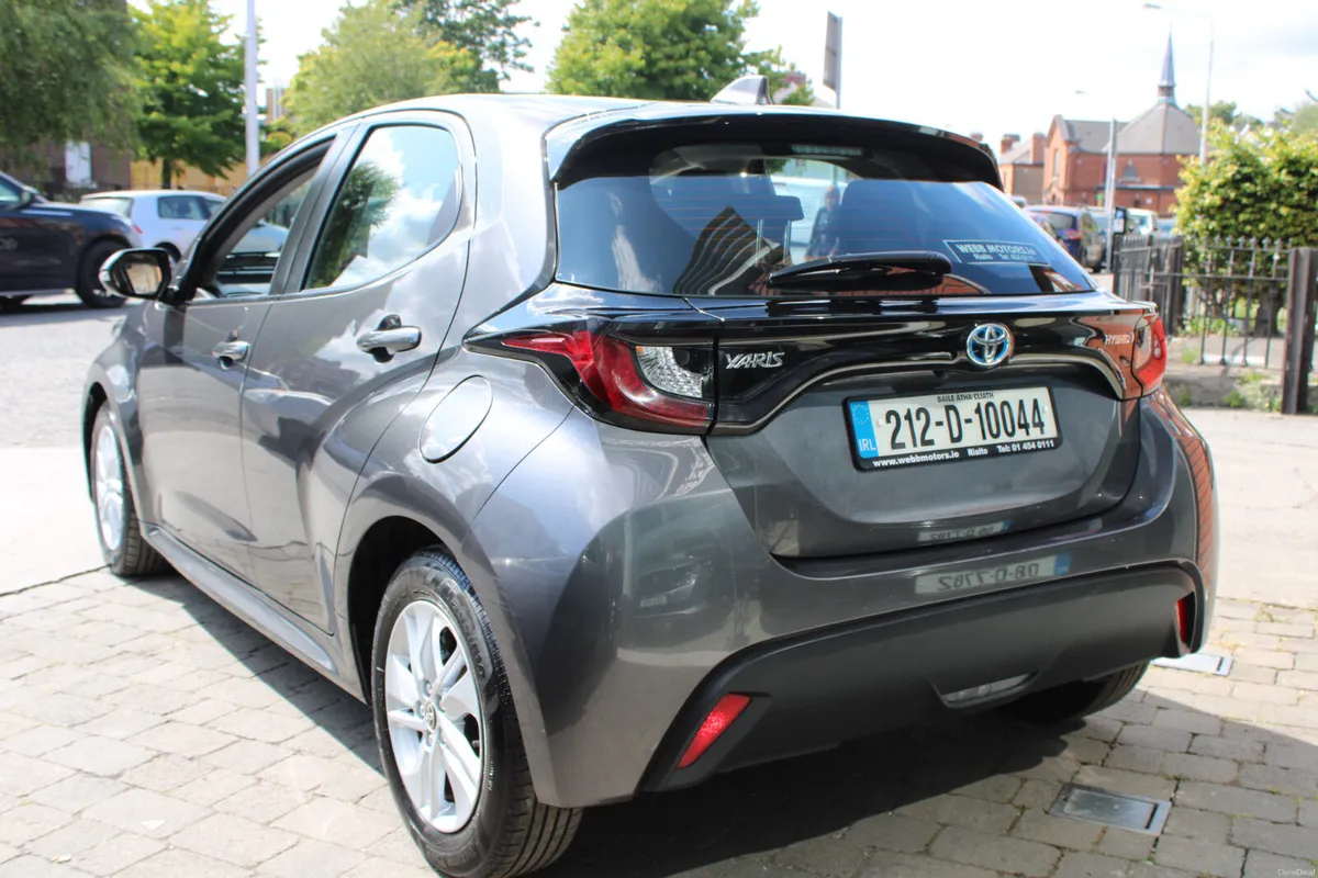 YARIS - HYBRID - IRISH NEW - AUTOMATIC - LUNA - Image 4