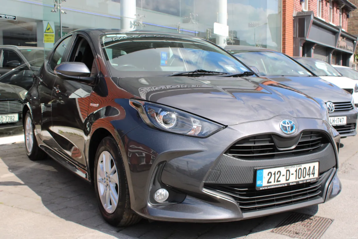 YARIS - HYBRID - IRISH NEW - AUTOMATIC - LUNA - Image 1