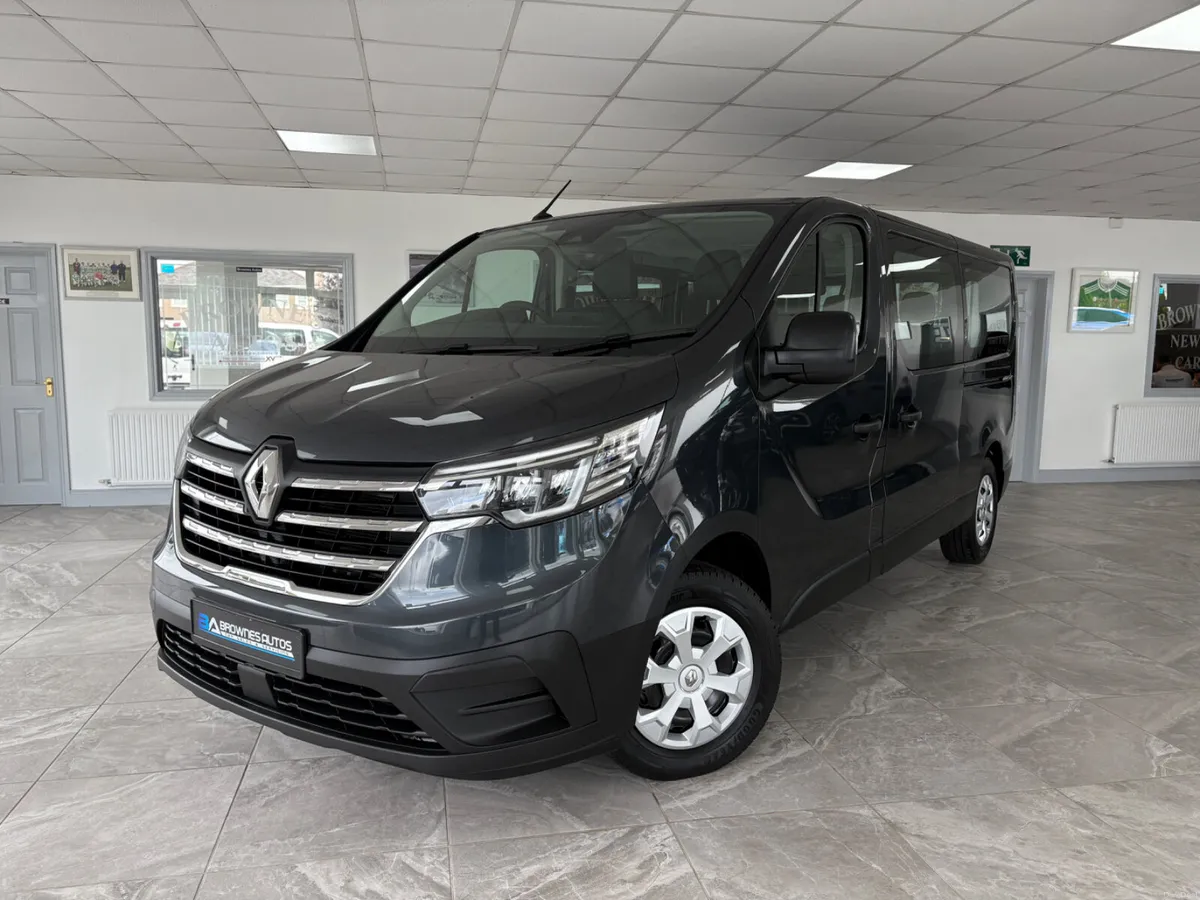 2024 Renault Trafic Advance 9 seater 2.0L Diesel - Image 2
