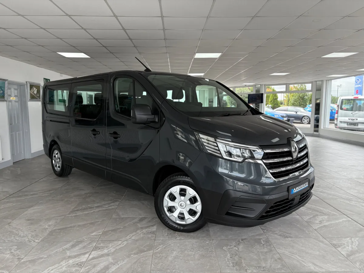 2024 Renault Trafic Advance 9 seater 2.0L Diesel - Image 3
