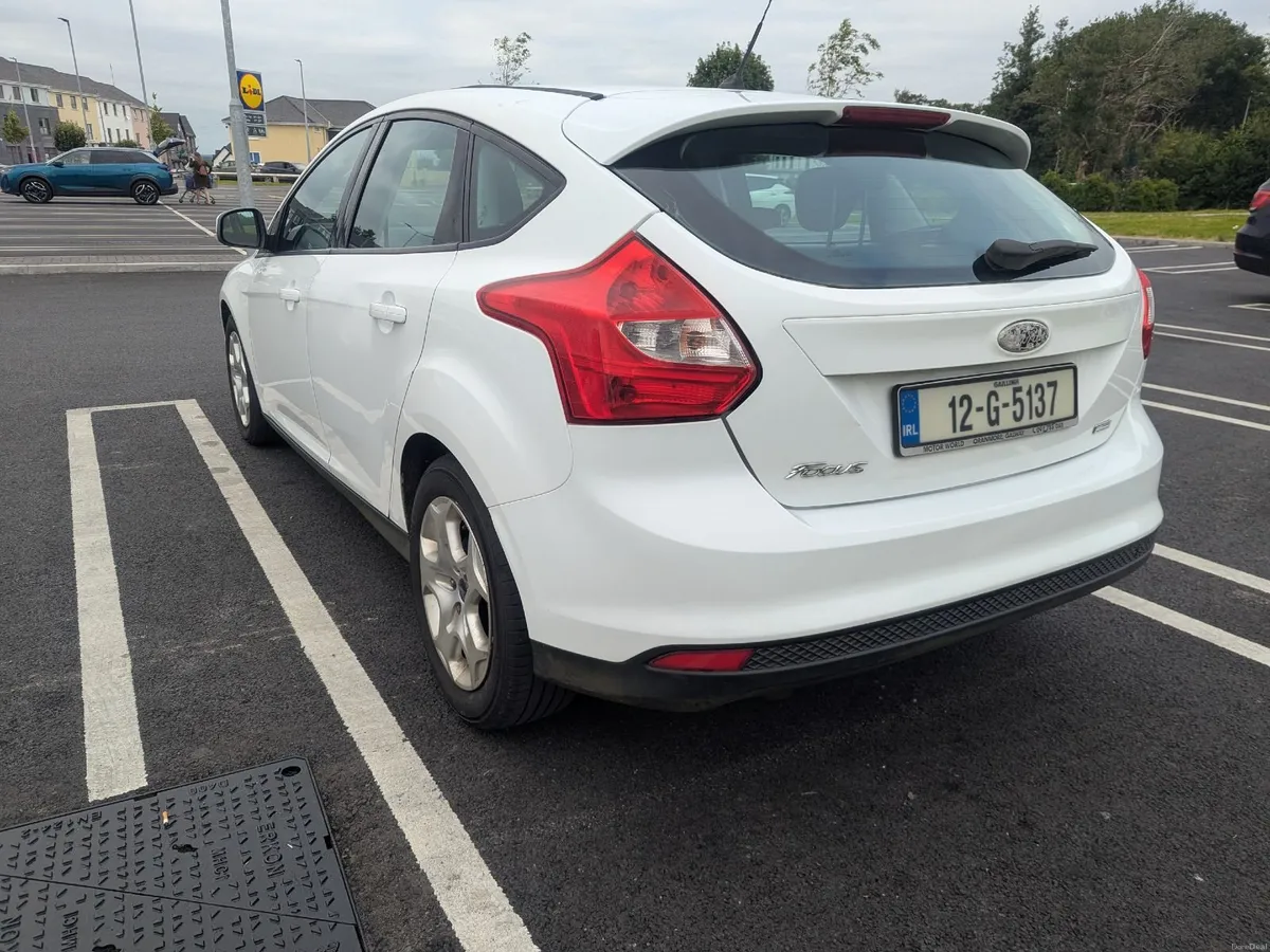 Ford Focus 2012 - Image 2
