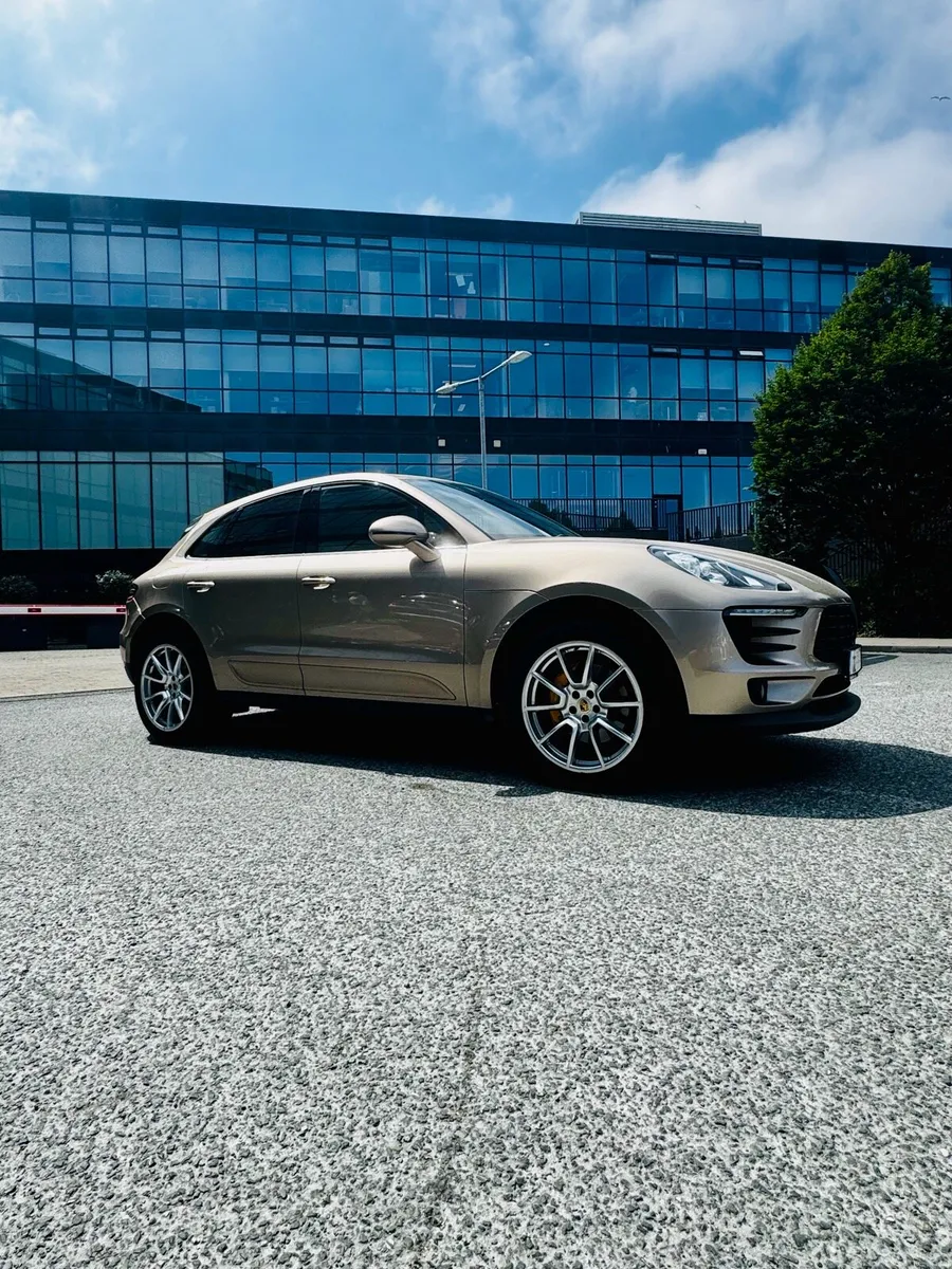 Porsche Macan S 3.0 Full Porsche Service History - Image 3