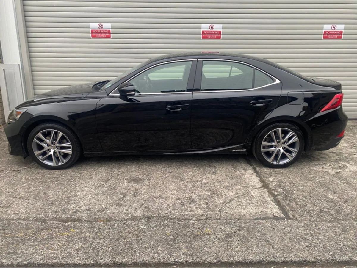 Lexus IS 300 H 2.5 ADVANCE HYBRID @Waltons Garage - Image 4