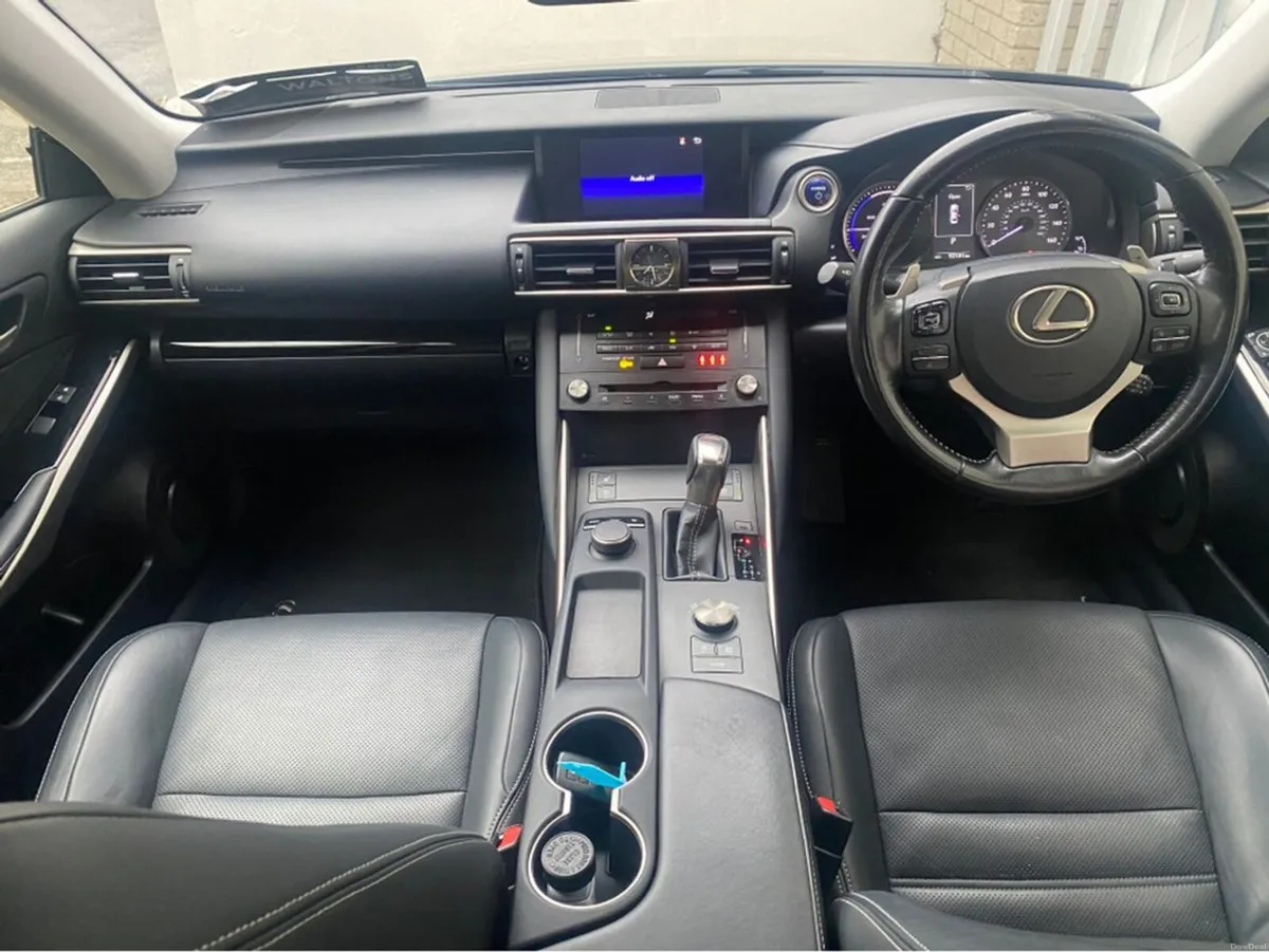 Lexus IS 300 H 2.5 ADVANCE HYBRID @Waltons Garage - Image 6