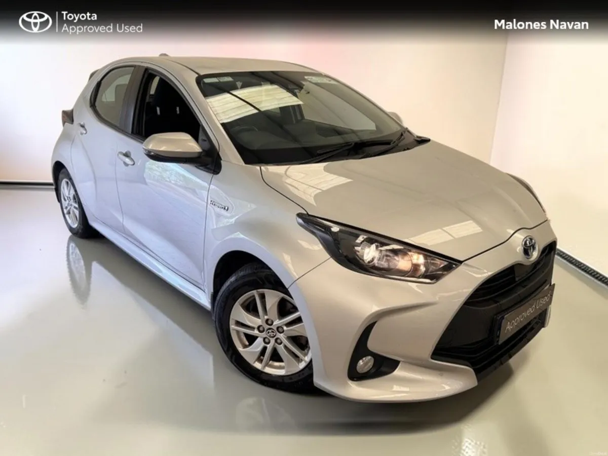 Toyota Yaris 1.5 HYBRID LUNA 4DR AUTO - Image 1
