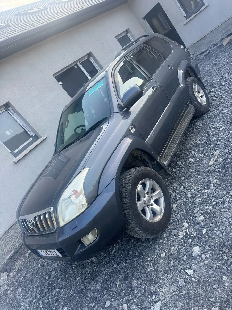 2003 Toyota Landcruiser 8 seater - Image 2
