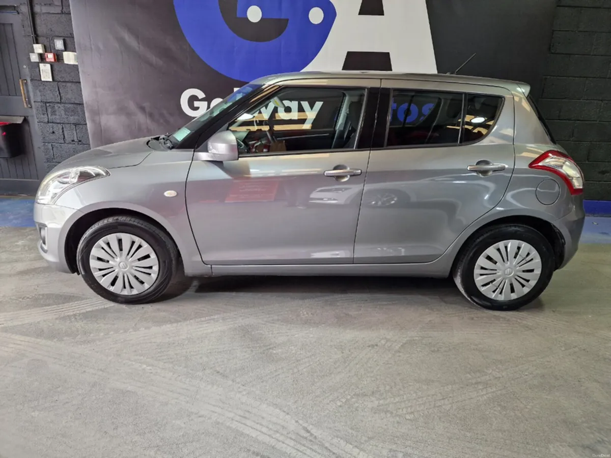 Suzuki Swift **GREAT STARTER CAR, LIKE NEW, FULLY - Image 4