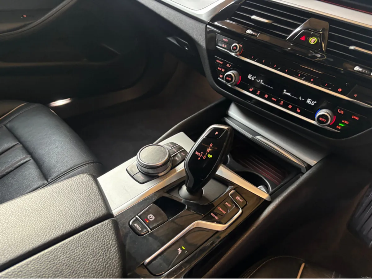 BMW 5-Series D XDRIVE 5TSB 4DR AUTO S TOURING - Image 4