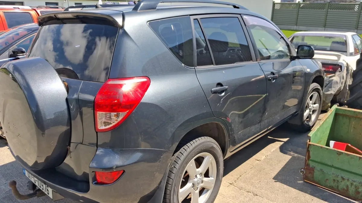 Toyota Rav 4 2.0 Petrol 4x4 NCT and taxed - Image 2