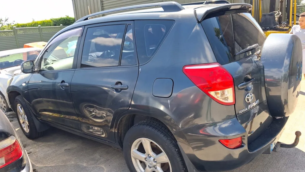 Toyota Rav 4 2.0 Petrol 4x4 NCT and taxed - Image 3