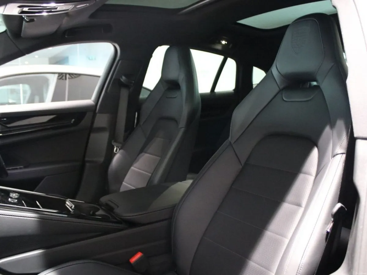 Porsche Panamera 4S E-Hybrid (New) - Image 5
