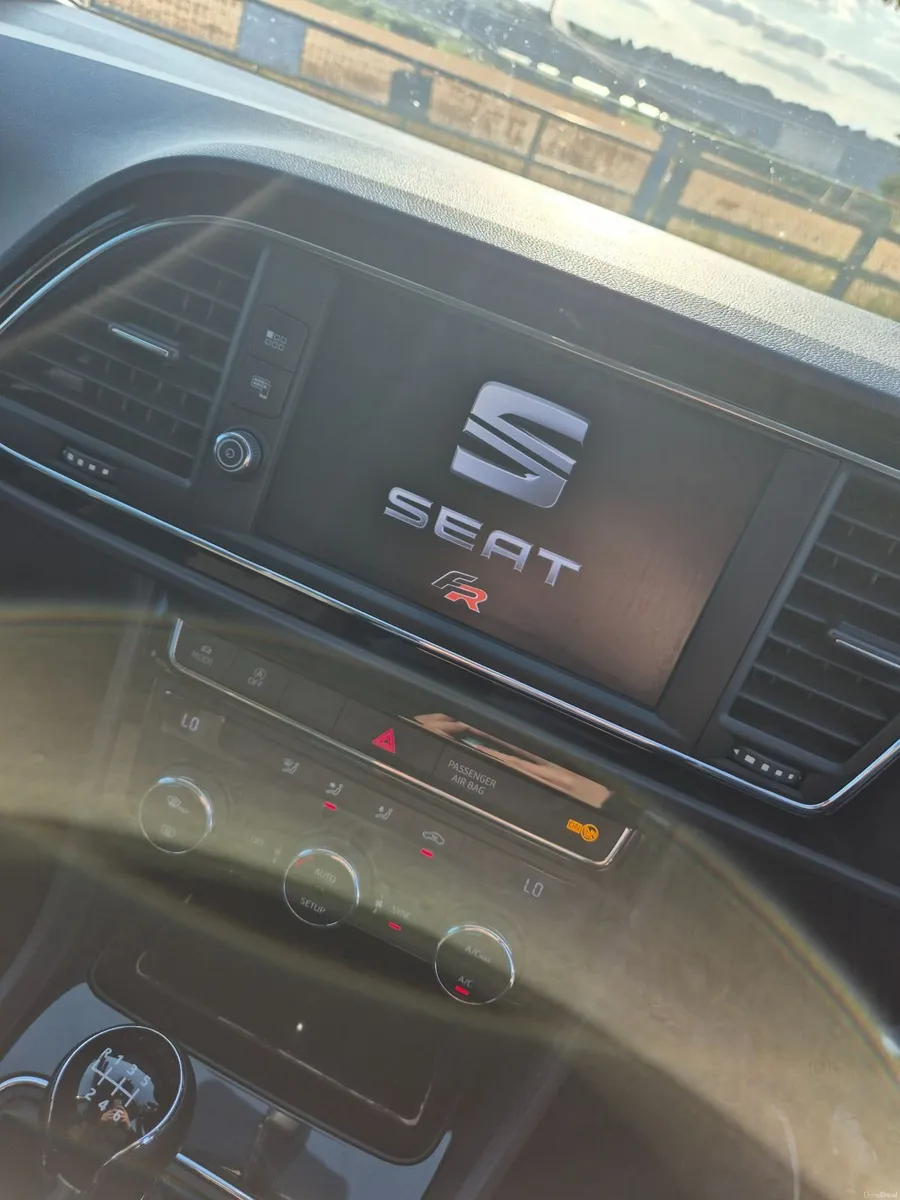 2018 SEAT Leon FR 2.0 TDI 150 HP | Technology Pack - Image 2