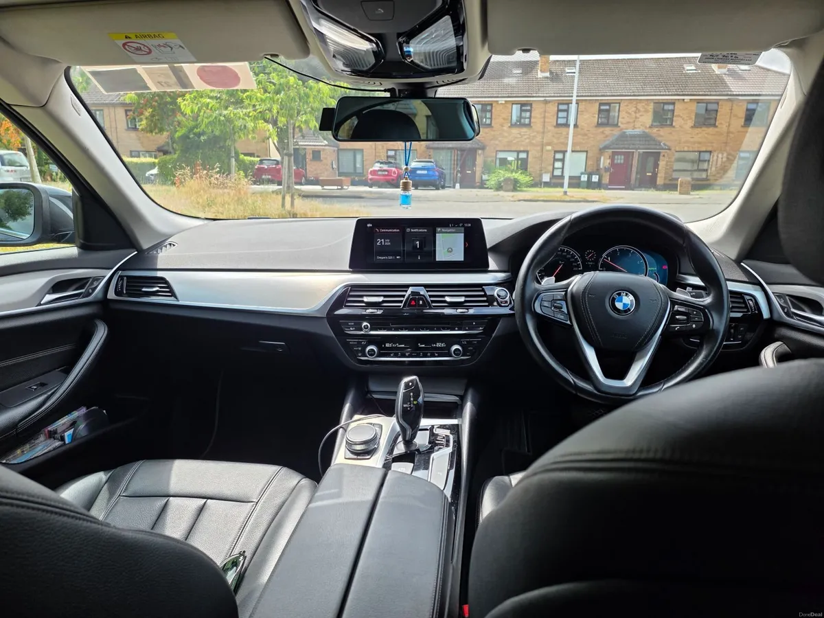 BMW 5-Series 2017 - Image 2