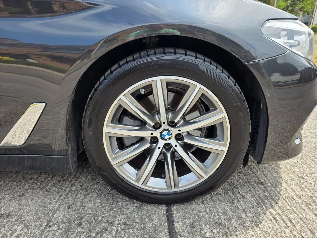 BMW 5-Series 2017 - Image 4