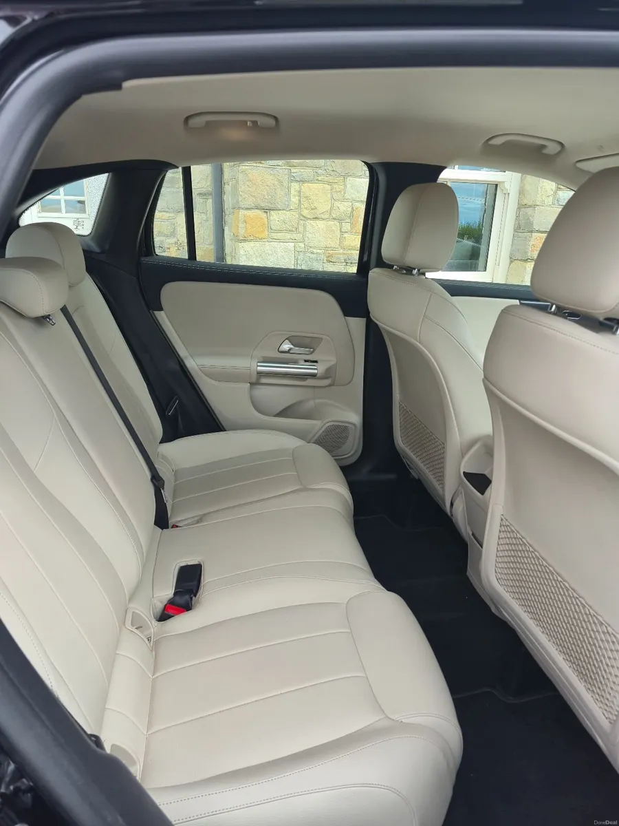 Mercedes-Benz GLA 2023 - Image 3