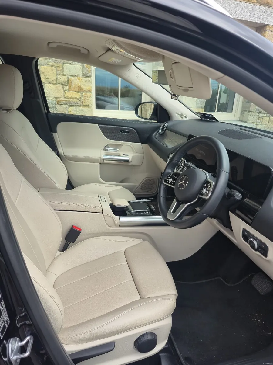 Mercedes-Benz GLA 2023 - Image 4