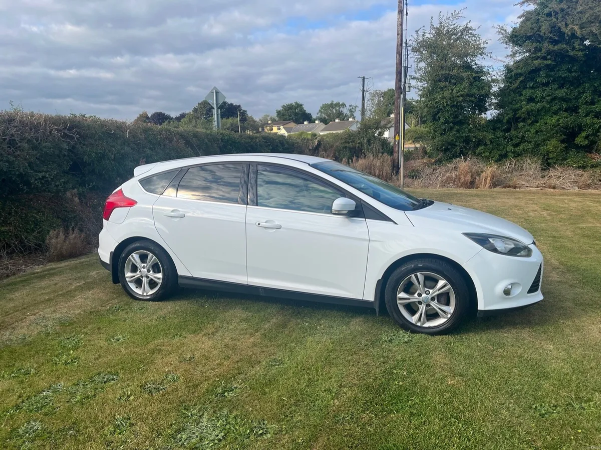 Ford Focus Zetec NCT06/27 TAX05/27 - Image 2