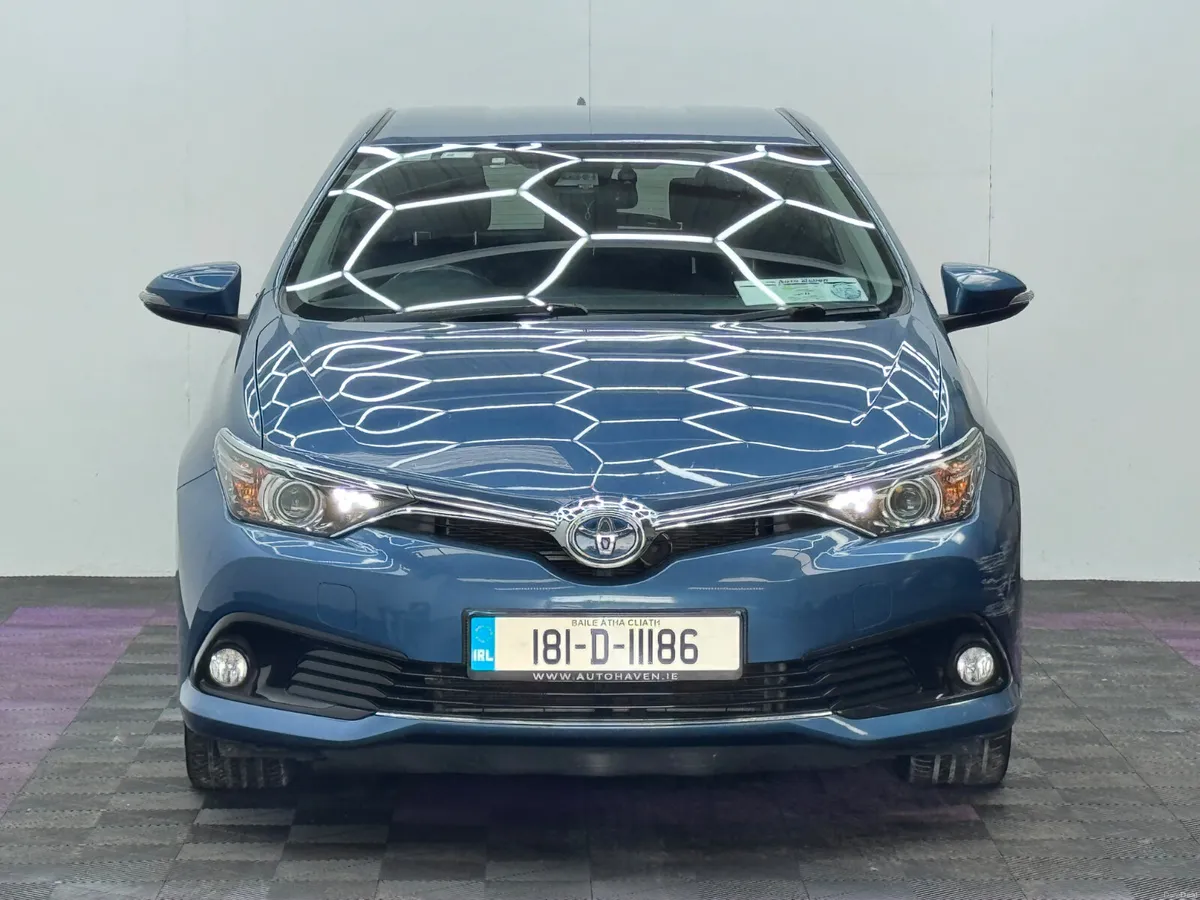 2018 Toyota Auris 1.8 Hybrid SOL, Automatic - Image 2